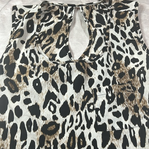 Leopard Sleeveless Blouse - Criss Crossed Open Back - Picture 6 of 6